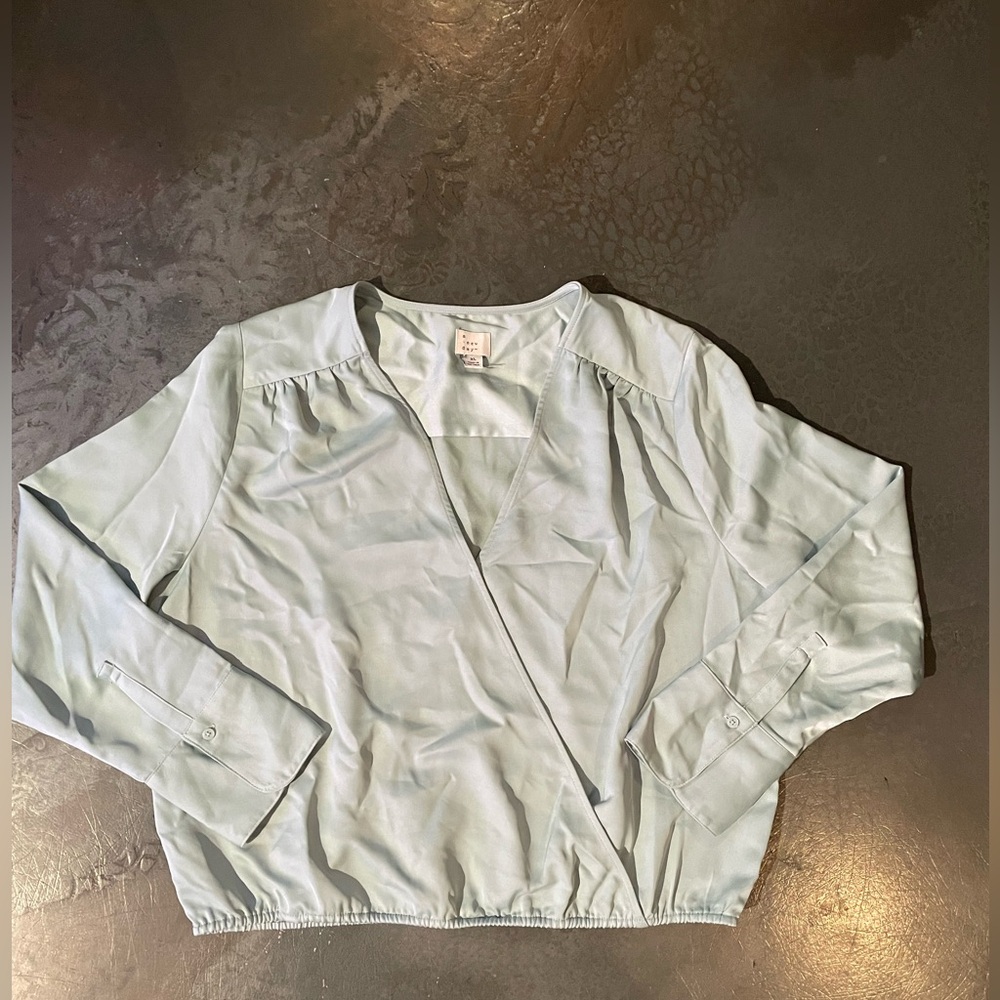 A New Day Sky Blue/Green Top